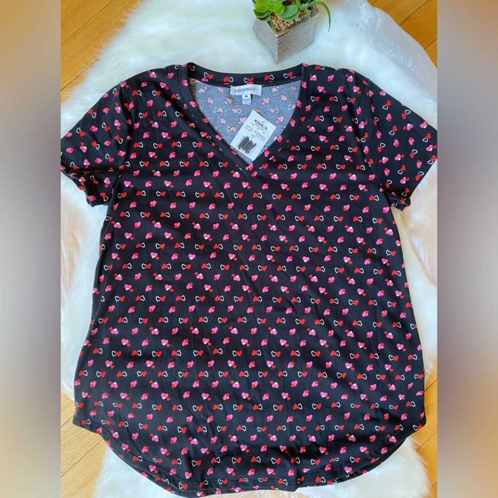 Short Sleeve Heart Print Tee